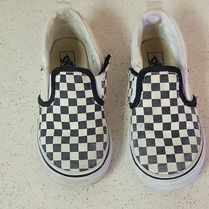 Checkered Toddler Van's size 9